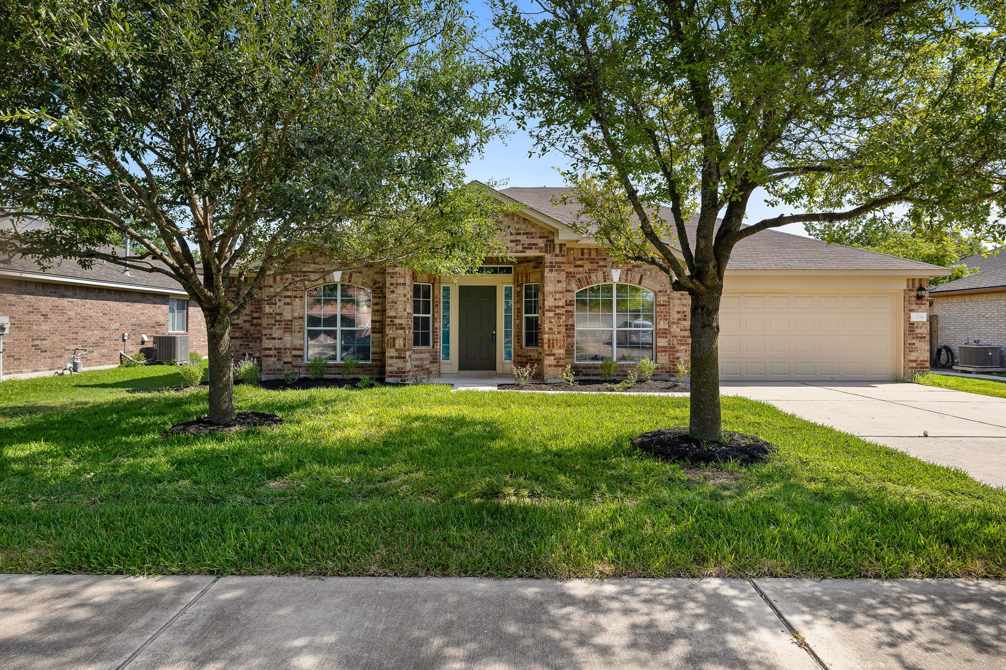 Abbeyglen Castle Dr, Pflugerville, TX 78660