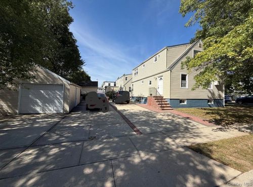 134 Scranton Ave, Lynbrook, NY, 11563-2822 | Card Image
