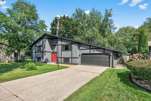 6175 Briardale Ct Ne, Fridley, MN, 55432-5211 | Card Image