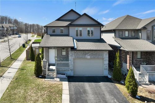 433 Twinleaf St, Waterloo, ON, N2V0B5 | Card Image