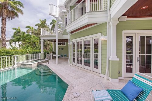 85 13th Ave S, NAPLES, FL, 34102-7207 | Card Image