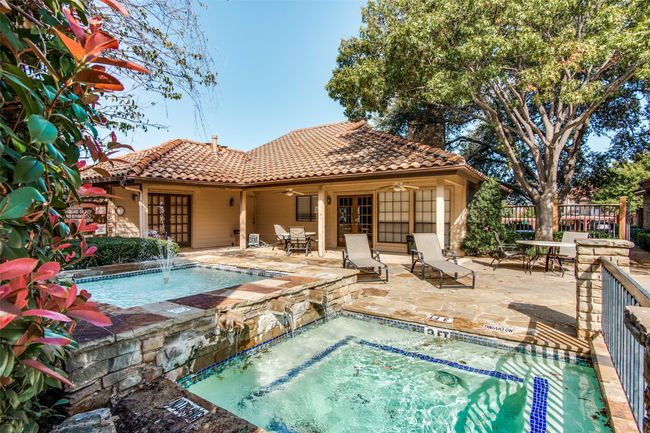 Pool and clubhouse. | Image 21