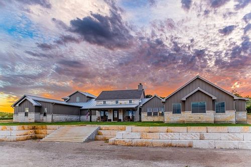 283 Soaring Eagles Dr, Fredericksburg, TX, 78624-2259 | Card Image