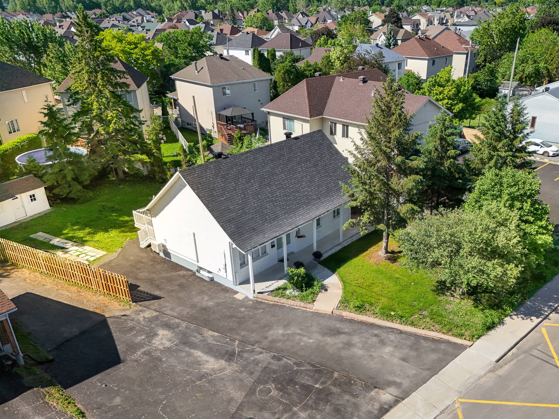 Residential in Laval (Fabreville) 4