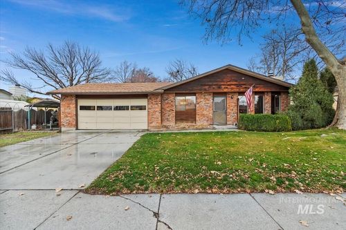 4518 N Bluegrass Ave, Boise, ID, 83703-3106 | Card Image