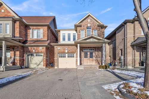 353 Moody Dr, Kleinburg, ON, L4H3Z8 | Card Image