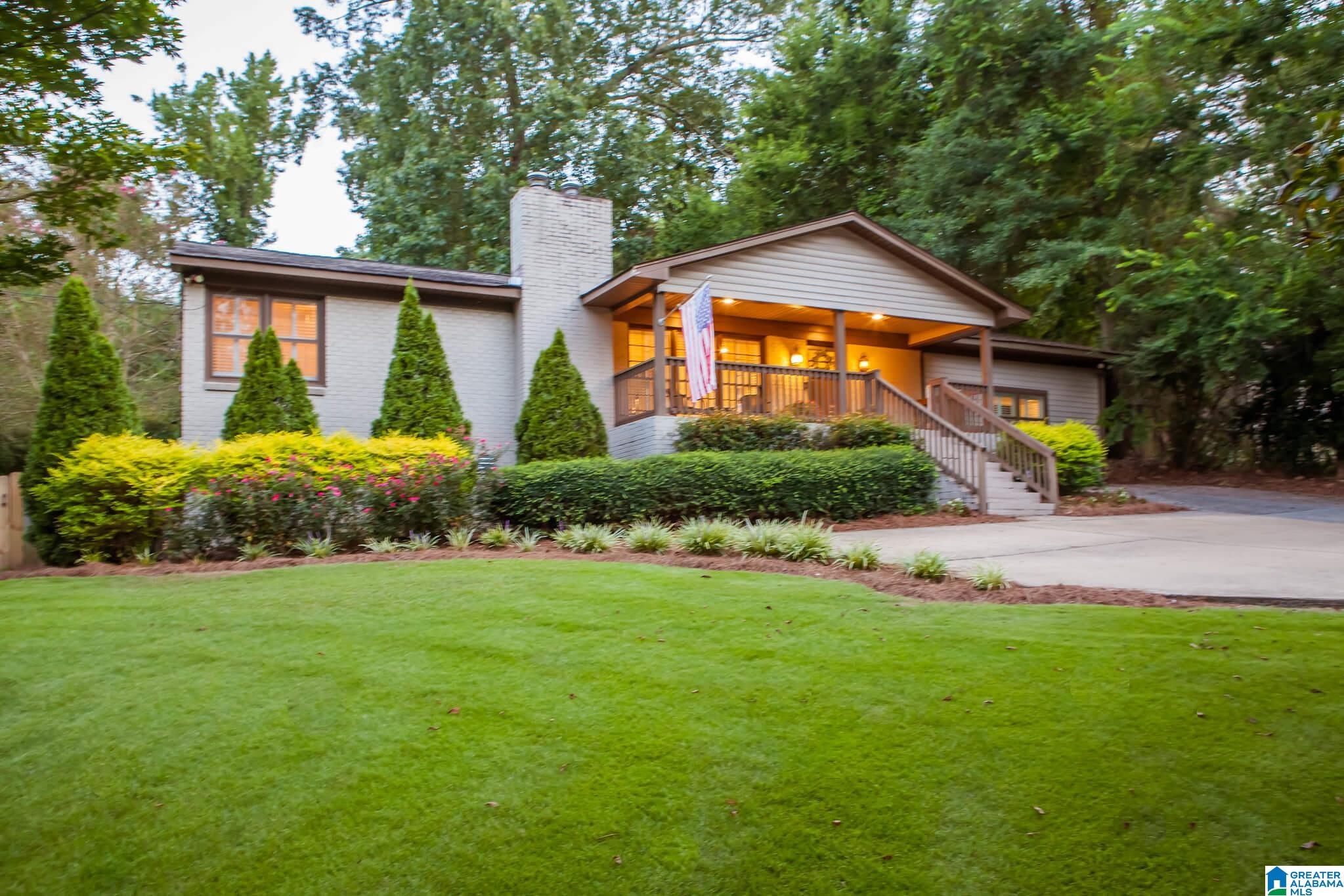 Cahaba Heights Rd, Vestavia, AL 35243