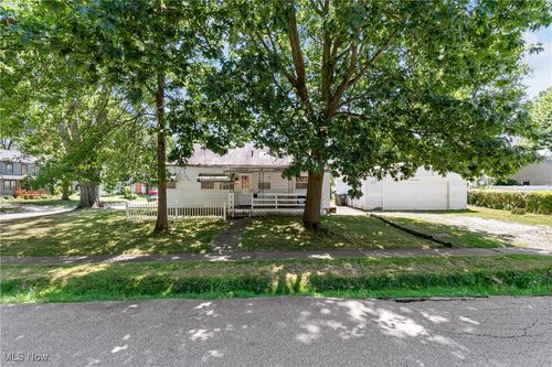 1818 Jefferson Ave, Cuyahoga Falls, OH, 44223-2007 | Card Image