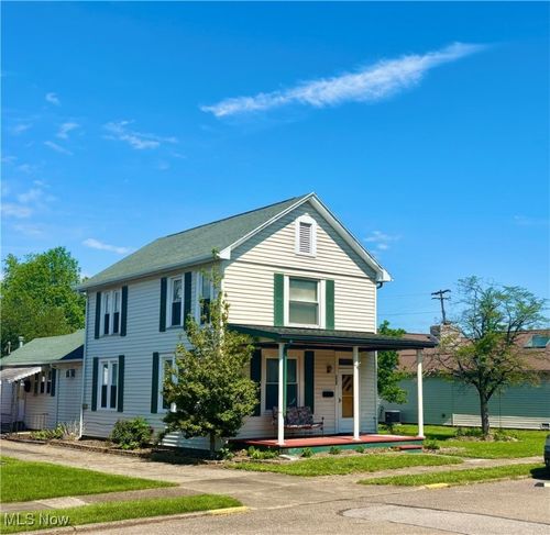 805 4th St, Saint Marys, WV, 26170-1121 | Card Image