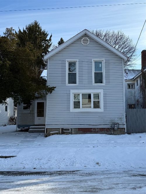 755 E 11th St, Erie, PA, 16503-1419 | Card Image