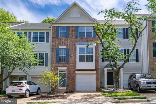 45527 Grand Central Sq, STERLING, VA, 20166-3051 | Card Image