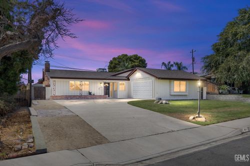 3505 Pacer St, Bakersfield, CA, 93308-1338 | Card Image