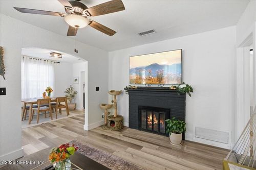 1037 S Fairwood Ln, Jacksonville, FL, 32205-6027 | Card Image