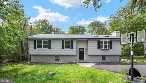 1533 Black Birch Way, Tobyhanna, PA, 18466-3635 | Card Image