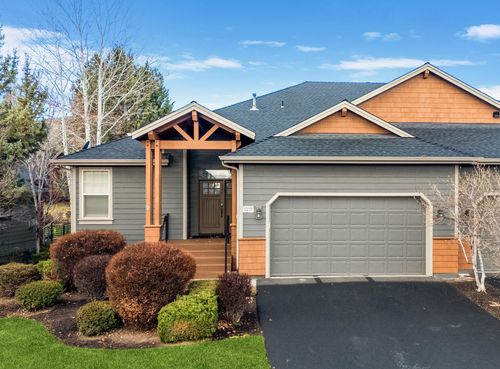8433 Forest Ridge Loop, Redmond, OR, 97756-7352 | Card Image