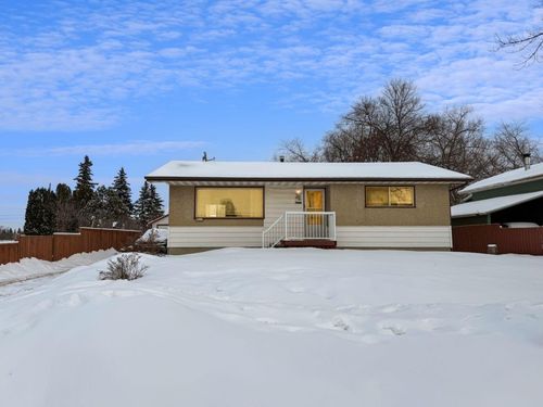 5317 47 St, High Prairie, AB, T0G1E0 | Card Image