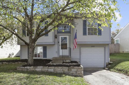 2233 Breeze Hill Drive, Grove City, OH, 43123 | Card Image