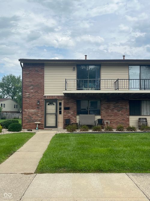 989 Greenwood W, Greenwood, IN, 46142 | Card Image