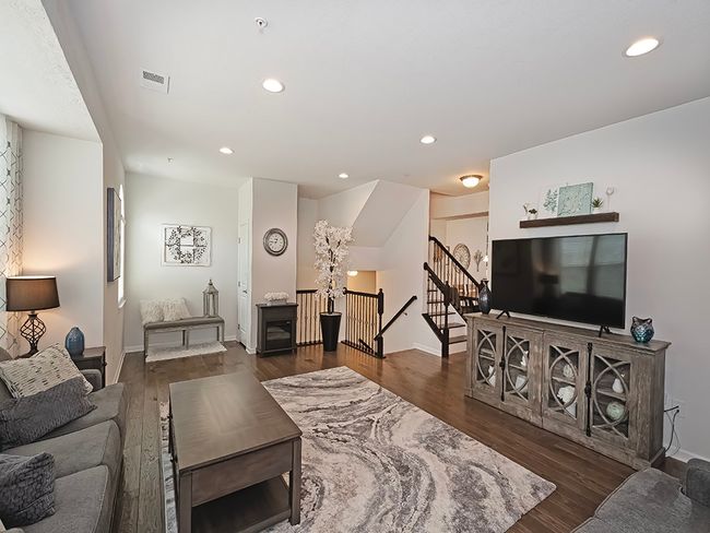 2003 Pointe View Dr, Townhouse with 3 bedrooms, 3 bathrooms and 2 parking in Mars PA | Image 4