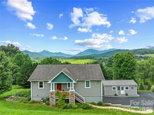 34 Justice Dr, Leicester, NC, 28748-5157 | Card Image