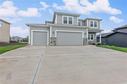 18725 W 193rd St, Spring Hill, KS, 66083-8623 | Card Image