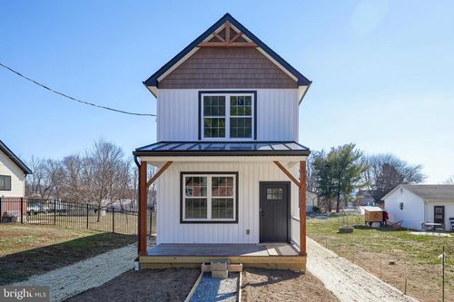 31 Penn St, WASHINGTON BORO, PA, 17582-9751 | Card Image