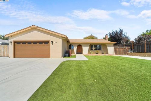125 Scherman Ct, Livermore, CA, 94550-3918 | Card Image