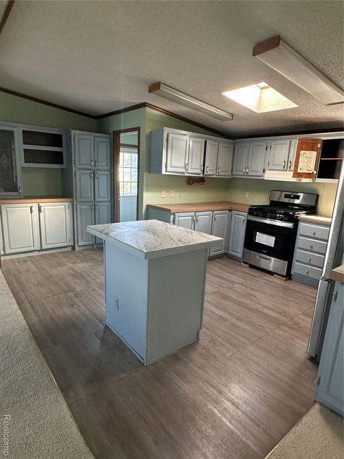 103 Chinkapin Rill, Fenton, MI, 48430-8781 | Card Image