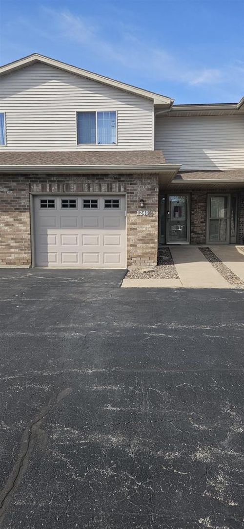 1249 Pond View Circle, LAWRENCE, WI, 54115 | Card Image
