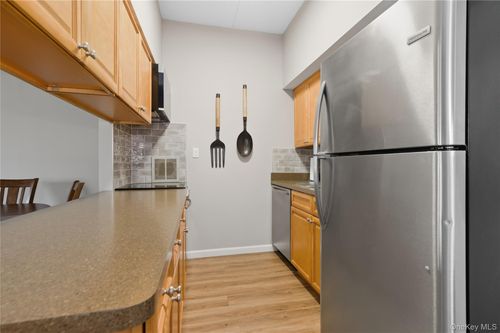 apt-111-725 Miller Ave, Freeport, NY, 11520-6352 | Card Image