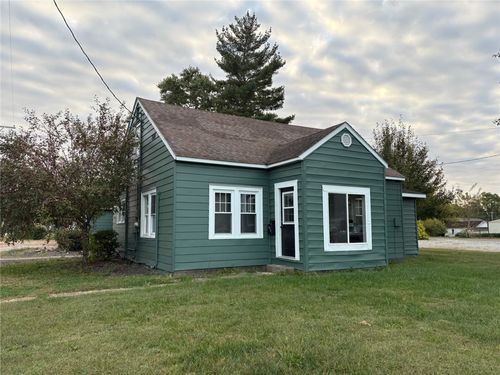 600 S Van Buren St, Newton, IL, 62448-1652 | Card Image