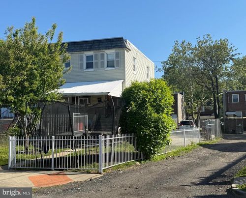 632 Raritan St, CAMDEN, NJ, 08105-2731 | Card Image