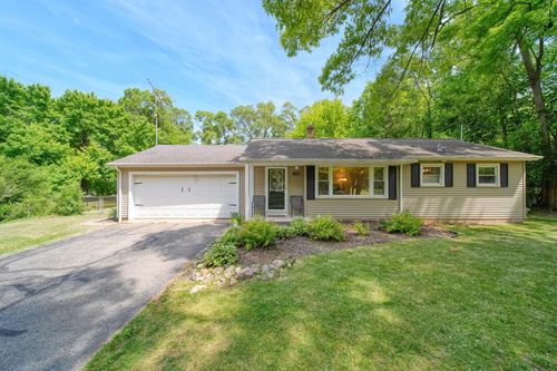 228 Mcconnell Dr, Jackson, MI, 49201-8657 | Card Image