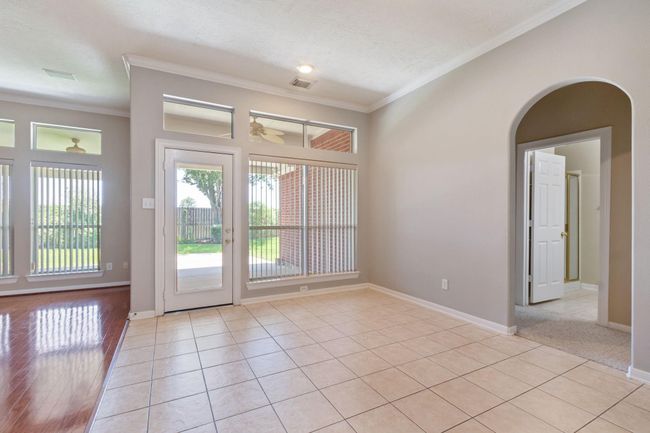 The breakfast room is a great place to wake up with a morning cup of coffee and watch the birds fly by | Image 17