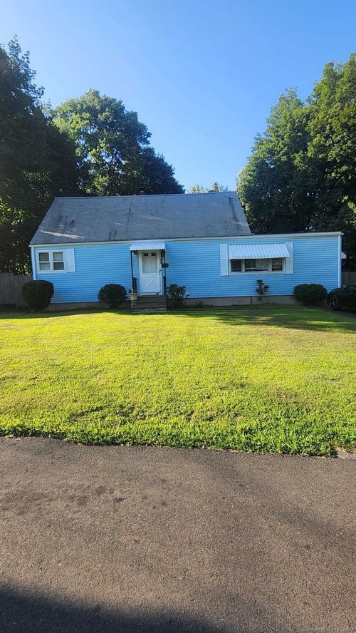 66 Loftus Cir, Bridgeport, CT, 06606-1205 | Card Image