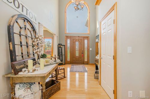 3227 Ready Rd, South Rockwood, MI, 48179-9315 | Card Image