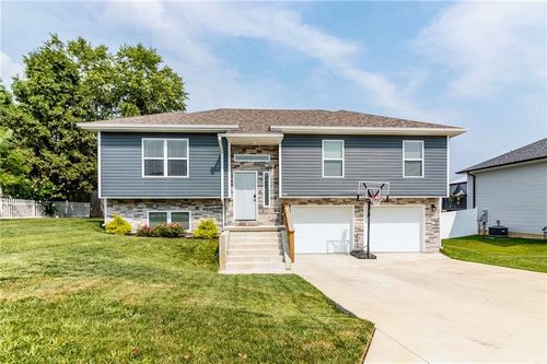602 Kendrick St, Knob Noster, MO, 65336-1043 | Card Image