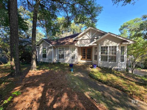 130 Lake Front Dr, Daphne, AL, 36526-7646 | Card Image