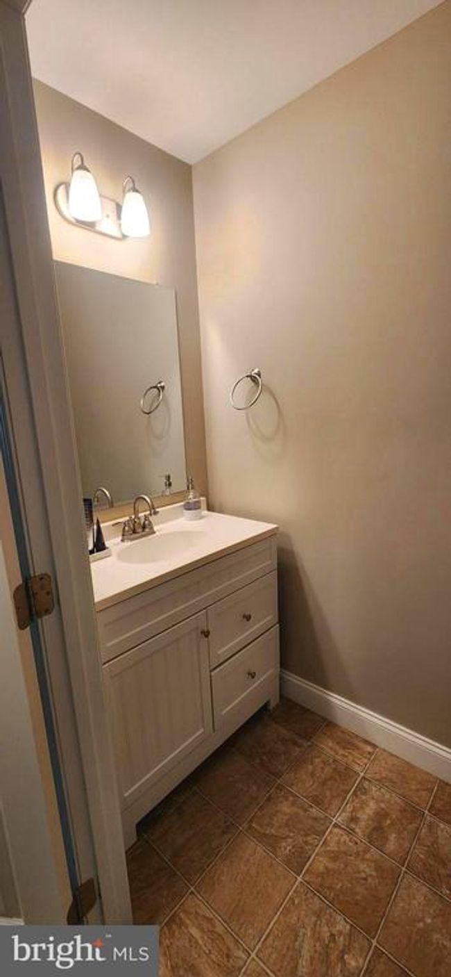 26 N Locust St, Townhouse with 3 bedrooms, 3 bathrooms and null parking in SHIREMANSTOWN PA | Image 29