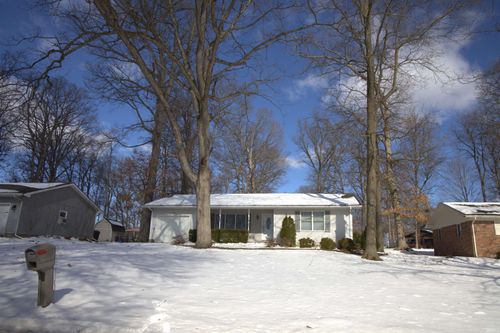 206 Oakwood Dr, Williamsport, IN, 47993-1024 | Card Image