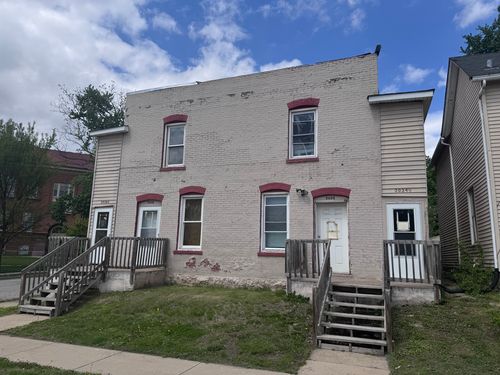 2024 W 6th St, Davenport, IA, 52802-1011 | Card Image