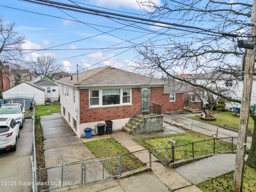 192 Graves St, Staten Island, NY, 10314-6938 | Card Image