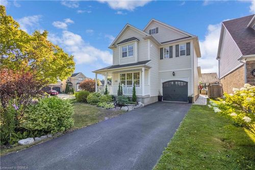 27 Shantz Ave, Brantford, ON, N3T0A6 | Card Image