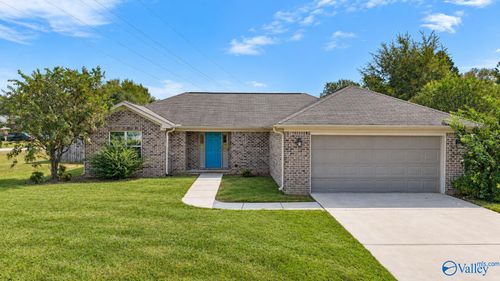 18 Bradford Cir, Decatur, AL, 35603-6125 | Card Image