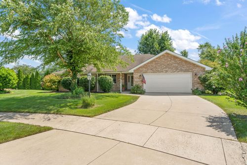 211 W 43rd Ct, Griffith, IN, 46319-1584 | Card Image