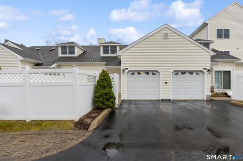 124-124 Southwick Ct, Cheshire, CT, 06410-3462 | Card Image