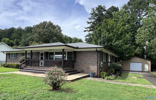 2498 Barnes Dr, Hokes Bluff, AL, 35903-7619 | Card Image