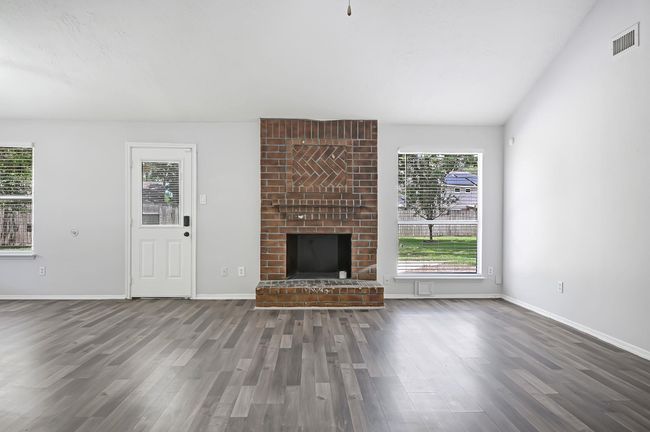 4126 Fitzwater Dr, House other with 3 bedrooms, 2 bathrooms and 2 parking in Spring TX | Image 4