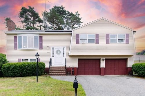 139 Anderson Dr, Methuen, MA, 01844-7403 | Card Image