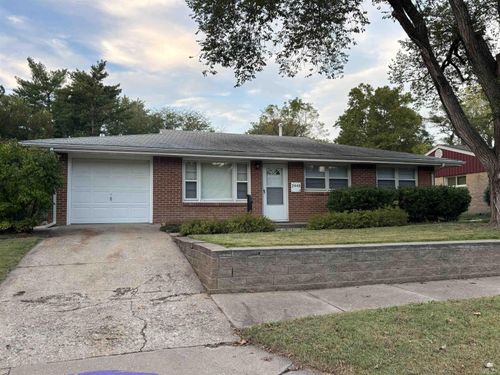 2448 Himes Rd, Manhattan, KS, 66502-2606 | Card Image